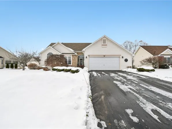 32 Sotheby Dr, Rochester, NY 14626