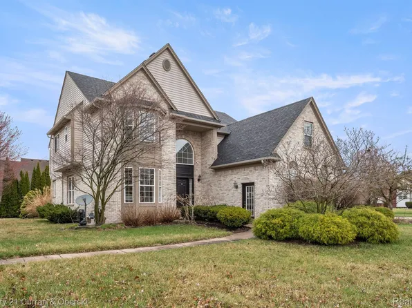 48990 Laguna Dr, Van Buren Township, MI 48111