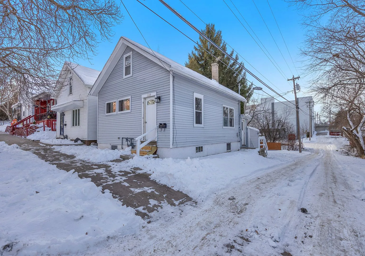 3 Bed 1 Bath Single Family Home — Photo 1