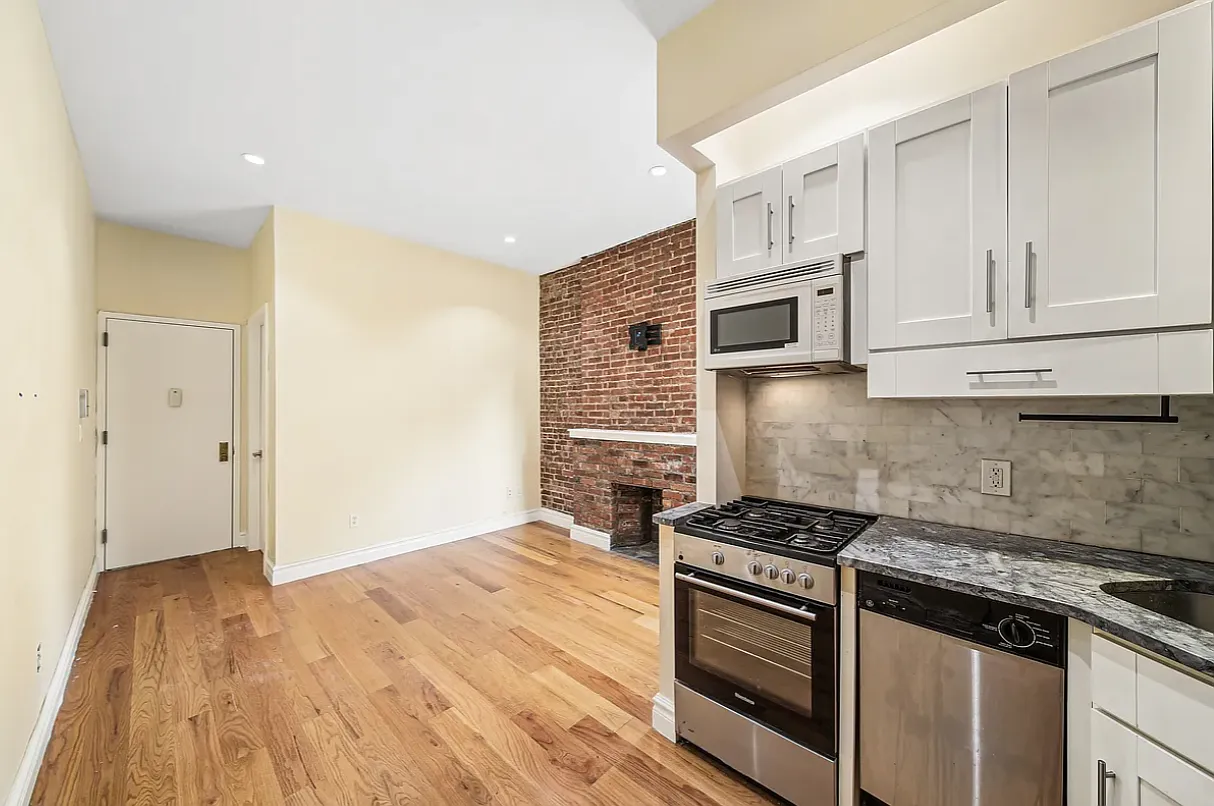 162 East 82nd Street — Photo 3
