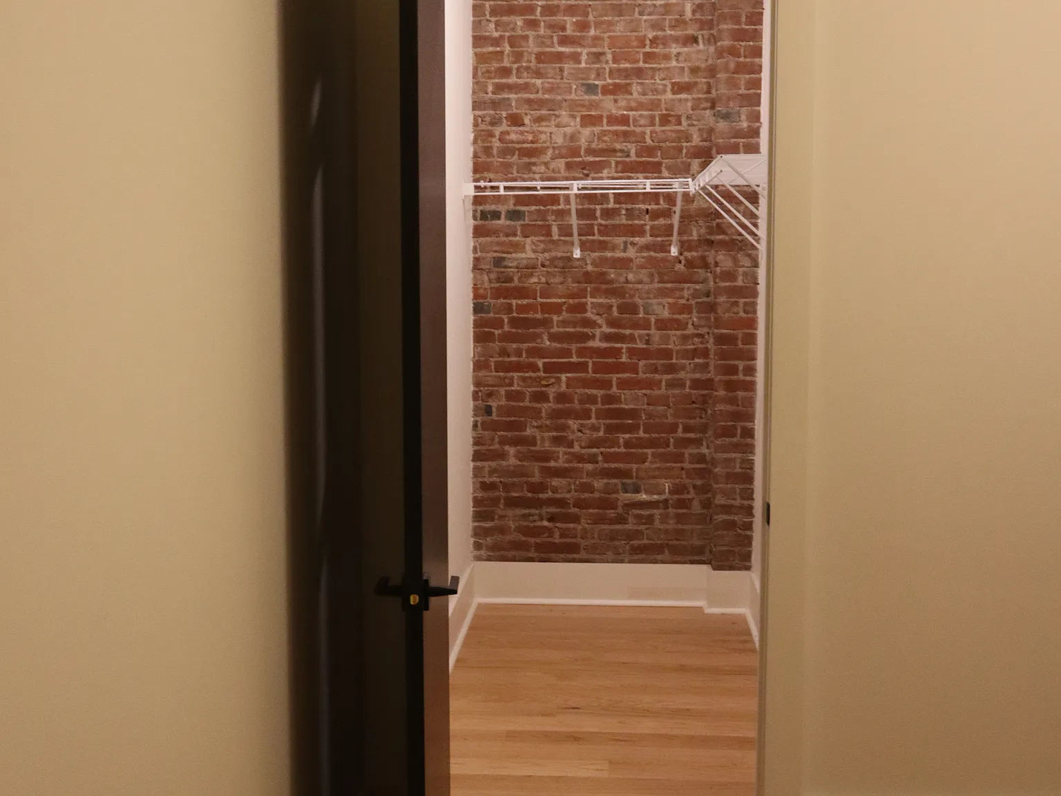 1 bed, 1.5 bath, 1000 sqft, $1,800 — Photo 4