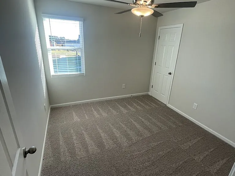 1001 Peony Ln — Photo 9