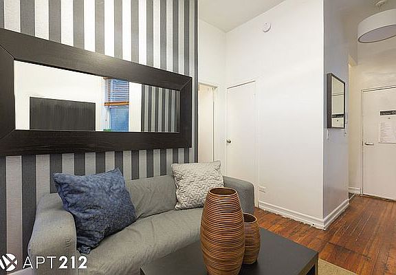 5th image of 158 1st Ave #B
