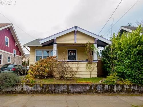 1st image of 7028 SE Woodstock Blvd