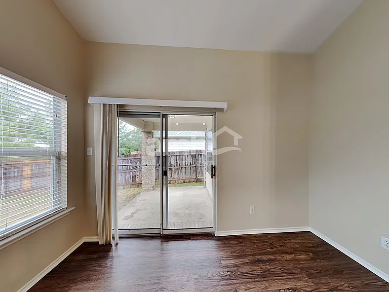 6436 Geneva Ln — Photo 6