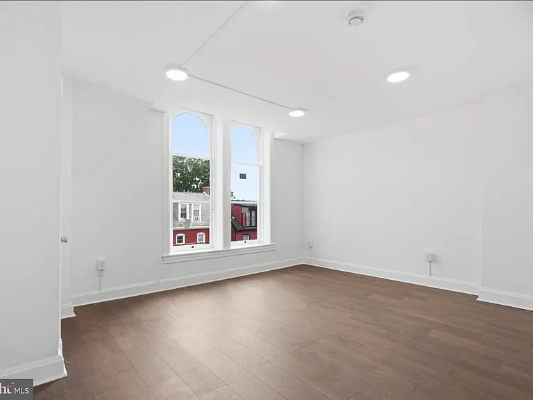 267 S Potomac St #4 — Photo 8