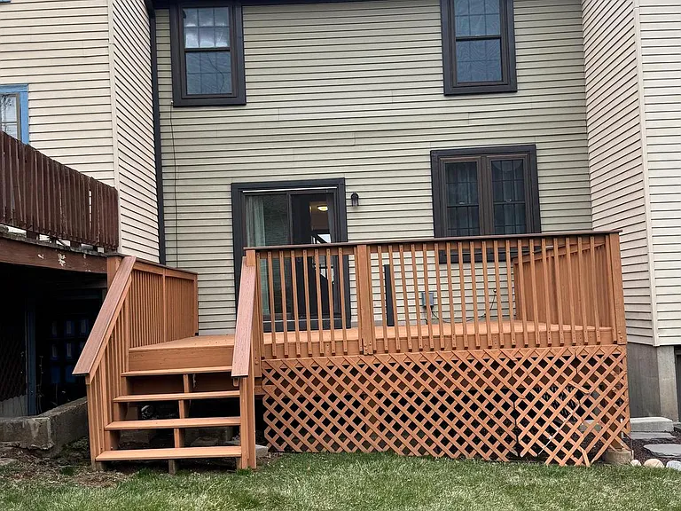 204 Livingston Ct — Photo 2
