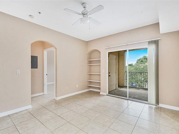 5th image of 826 Camargo Way Unit 210