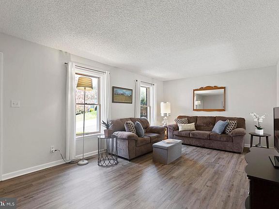 5th image of 23103 Hayden Ct