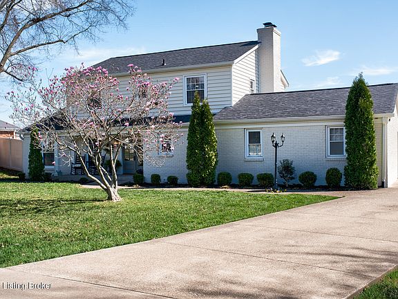 3rd image of 2701 Windsor Forest Dr