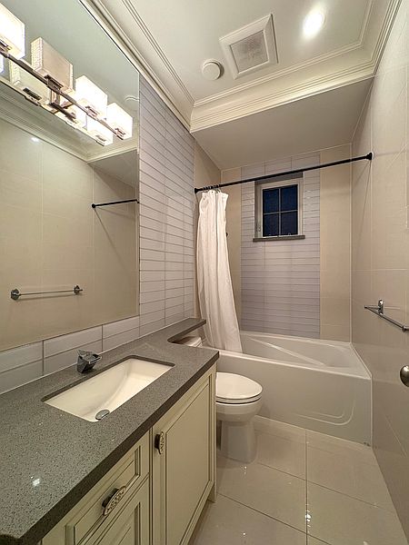 Vancouver Apartment for rent - 3 Bedrooms — photo 12