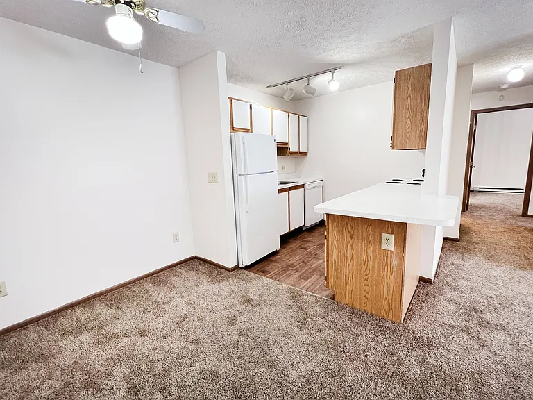 Wyndemere Apartments — Photo 62