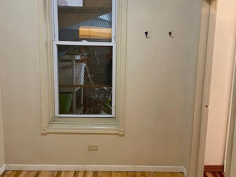 1749 W Erie St #1R — Photo 9