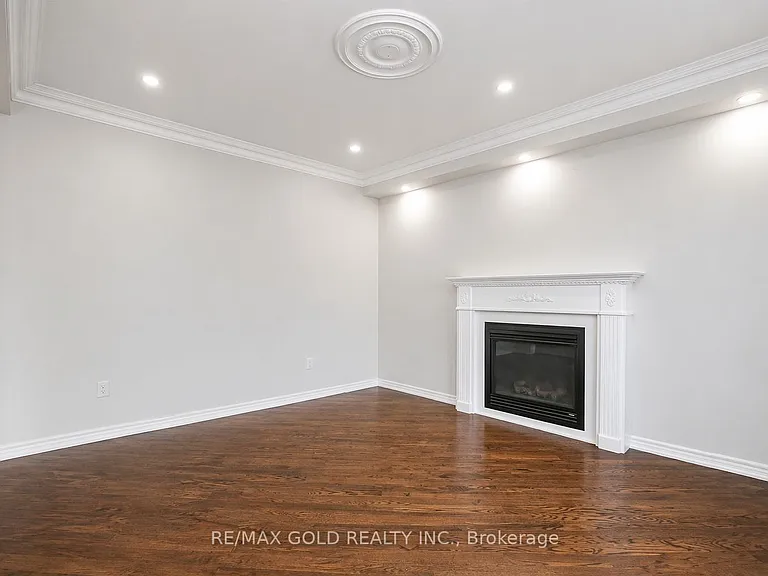 26 Hellyer Ave — Photo 15