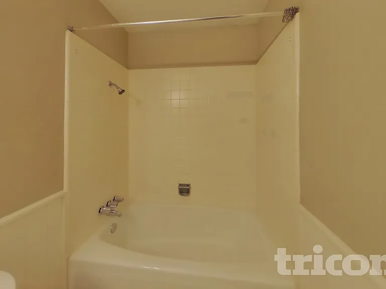 908 Hilton Pl — Photo 10