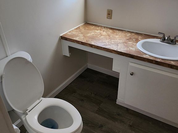 5th image of 10471 Glenoaks Blvd Space 15