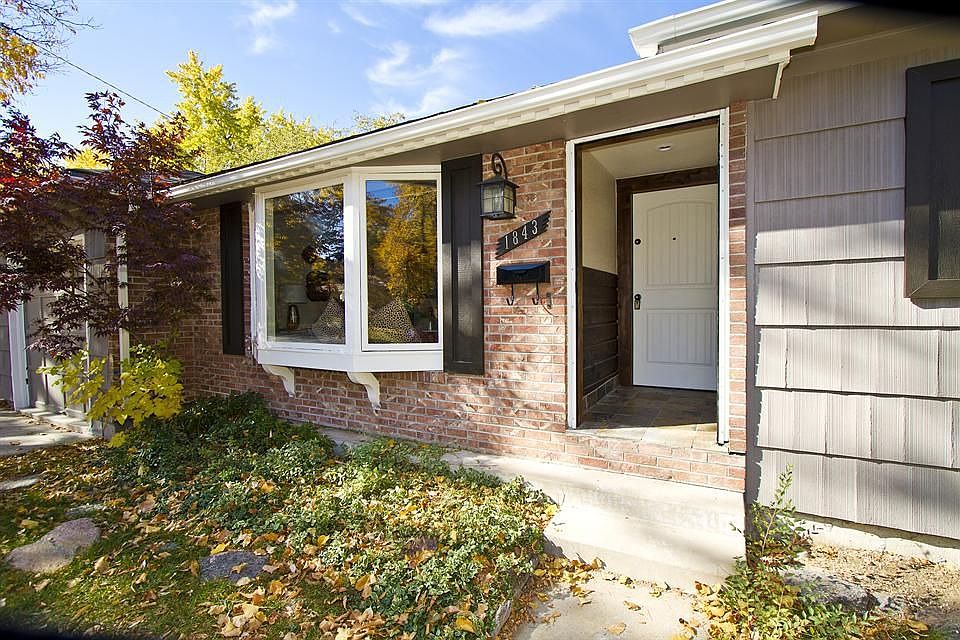 Exterior - Front