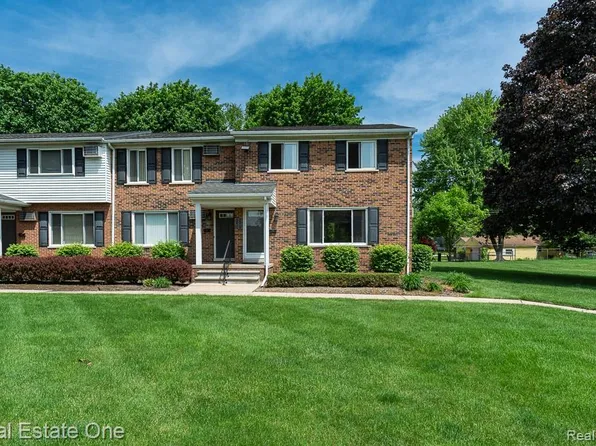 1147 Tienken Ct, Rochester Hills, MI 48306