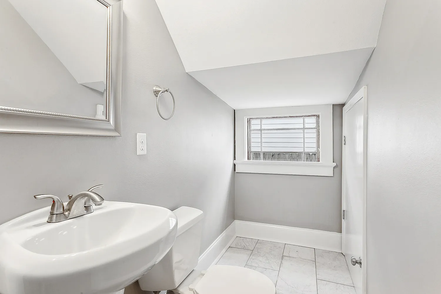 2427 Saint Bernard Avenue — Photo 4