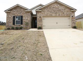 8827 Ruth Ann Cv, Southaven, MS 38671