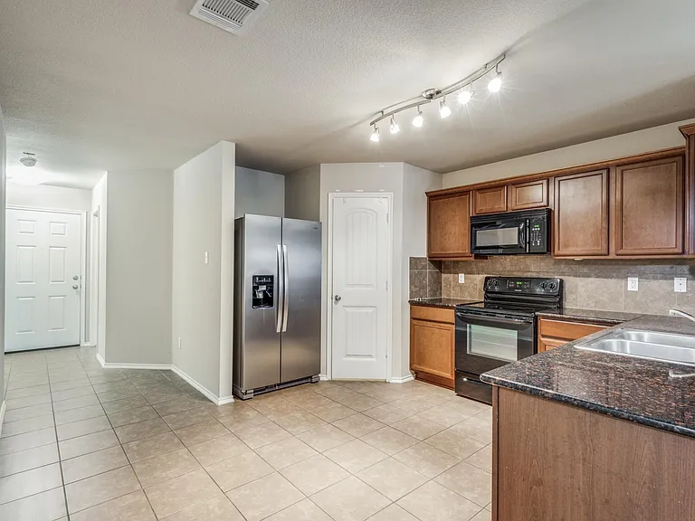 1101 Rainer Dr — Photo 7