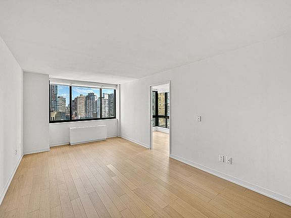 3rd image of 1 Columbus Pl APT N24b