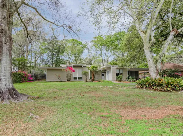 423 Castle Kirk Dr, Baton Rouge, LA 70808
