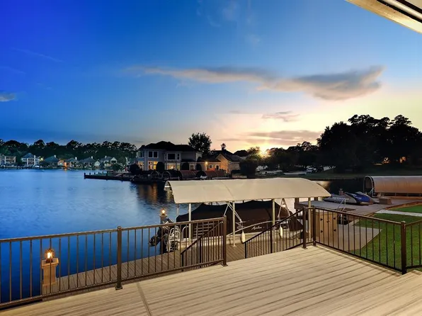 39 Misty Harbor Drive, Montgomery, TX 77356