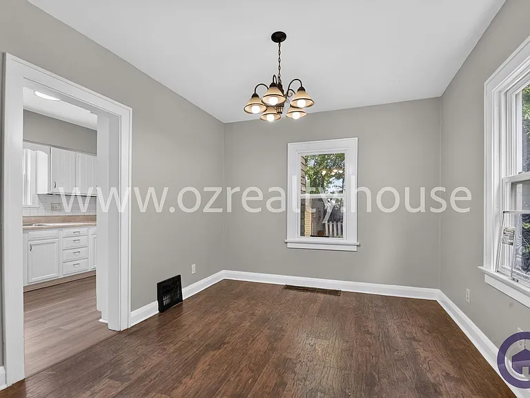 2034 Berkshire Pl — Photo 6