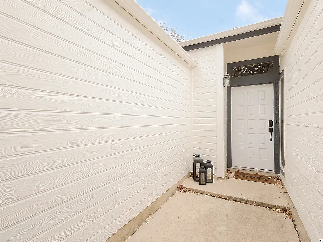 9310 Marblehill Dr — Photo 2