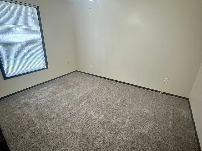 3607 SE 11th St — Photo 5