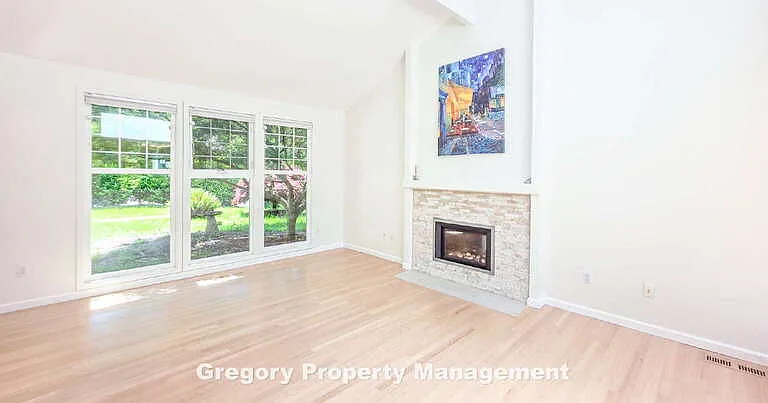 11204 NE 58th Pl — Photo 5