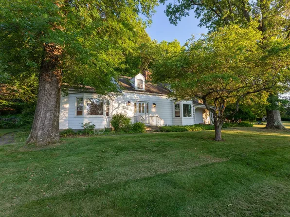 4 Birch Hill Rd, Pawling, NY 12564