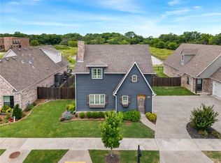 247 N Powderhorn Dr, Fayetteville, AR 72704