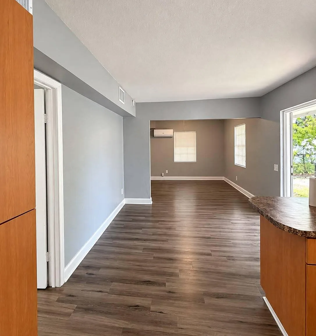 2 bed, 1.0 bath, 1092 sqft, $1,900 — Photo 1