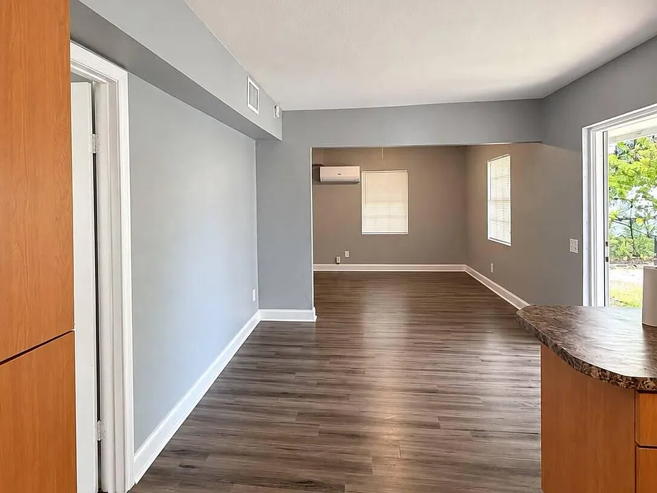 19A NW 28th Ave