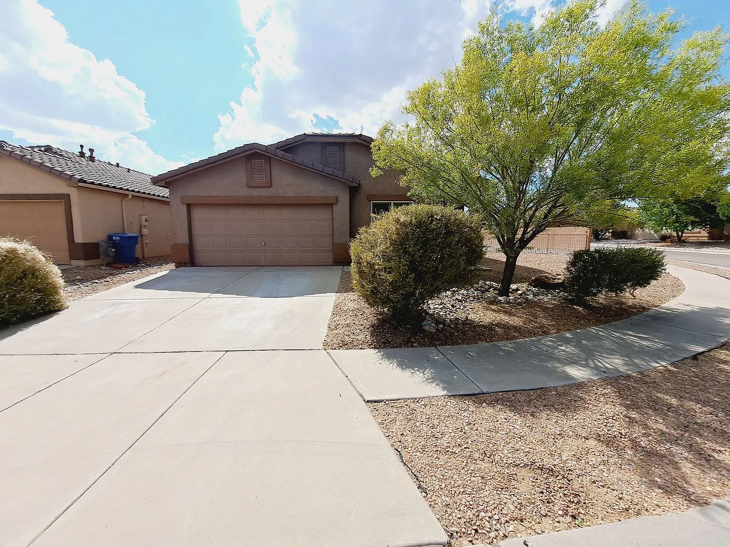 3 Bed 2 Bath 1500 sq ft home New Paint & New Carpet — Photo 1