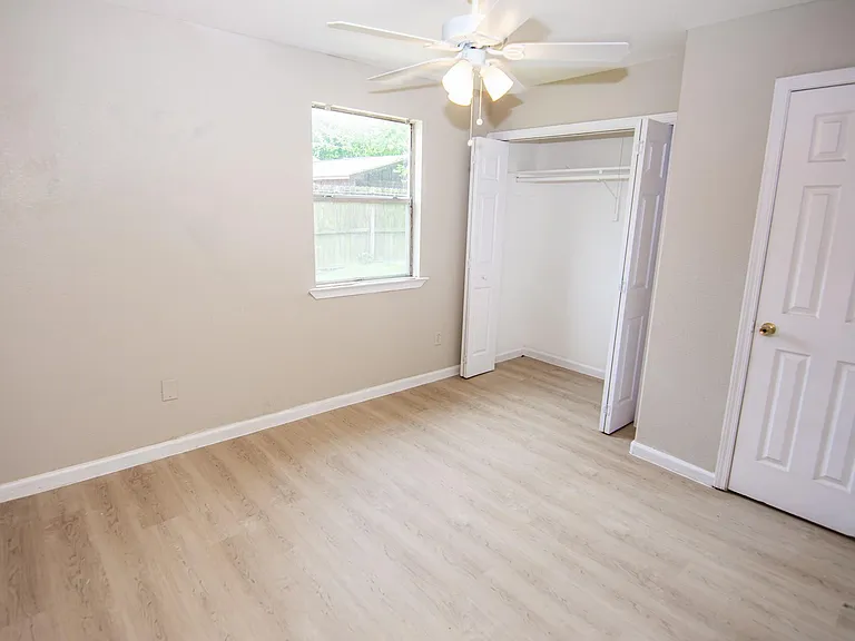 2611 Ashington Dr — Photo 9