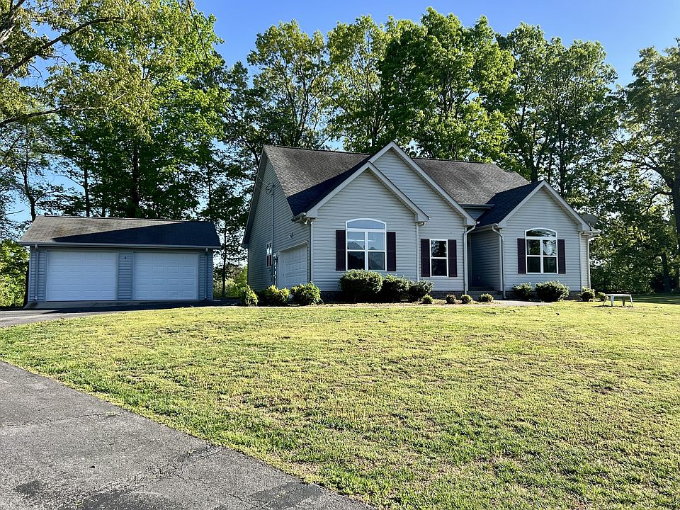 1st image of 302 Aubrey Ct