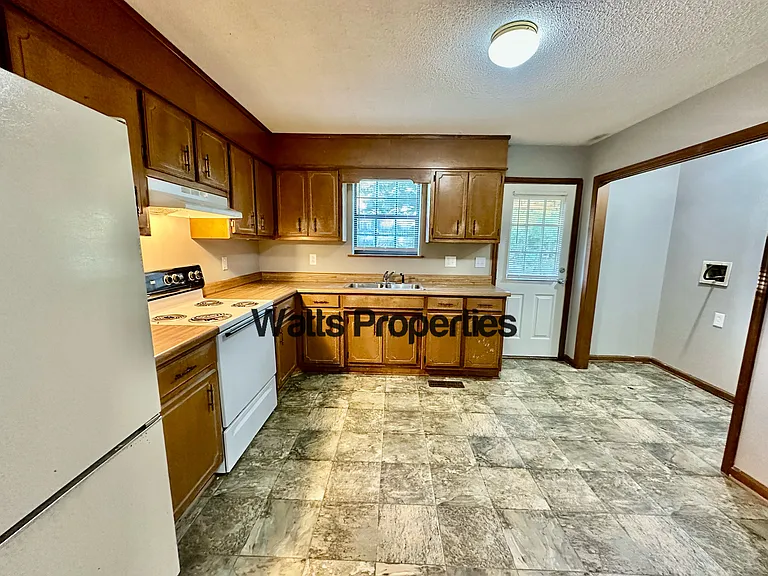 90 Sunshine Cir — Photo 2