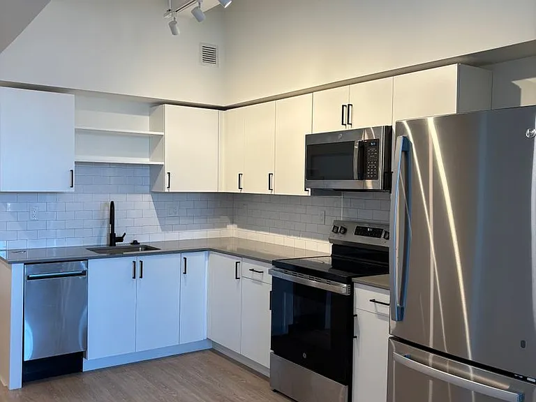 Essex St. Lofts — Photo 23