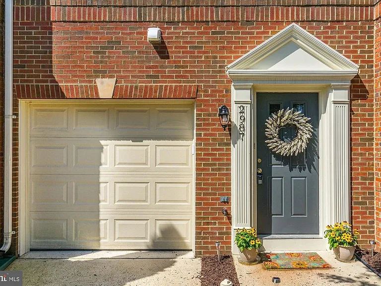 2987 Huntington Grove Sq — Photo 2