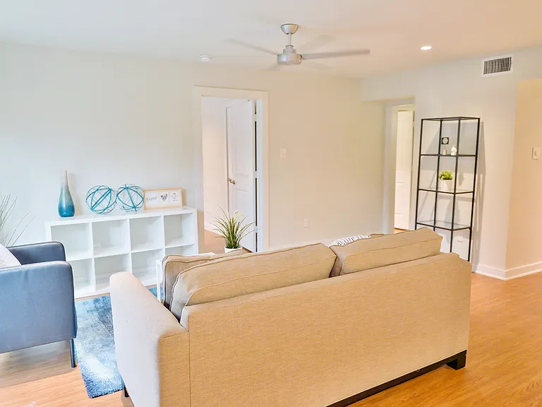 2043 Sul Ross St — Photo 32