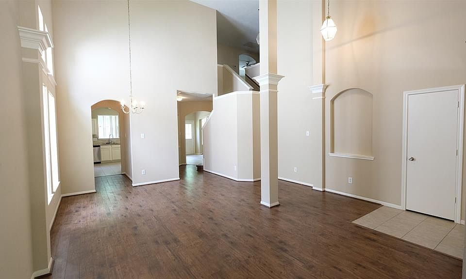 1st image of 1742 Oxford Green Ct