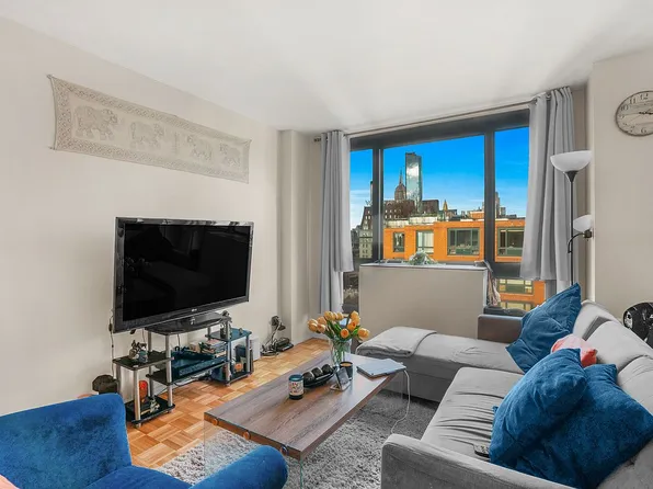 1 Irving Pl APT V21h, New York, NY 10003