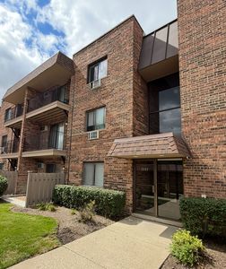 3515 Central Rd APT 103, Glenview, IL, 60025