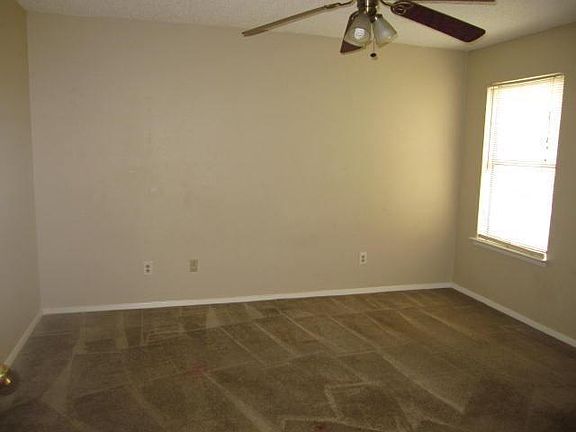 3rd image of 1755 Carrington Dr