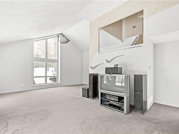 4th image of 1129 Woodhill Dr