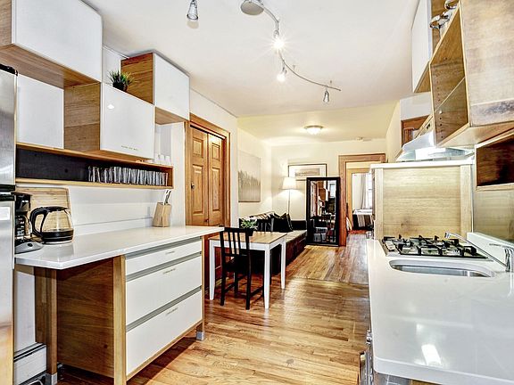 5th image of 314 6th St APT B
