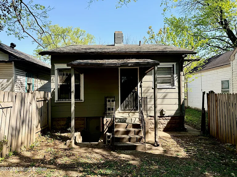 1768 W Hill St — Photo 9